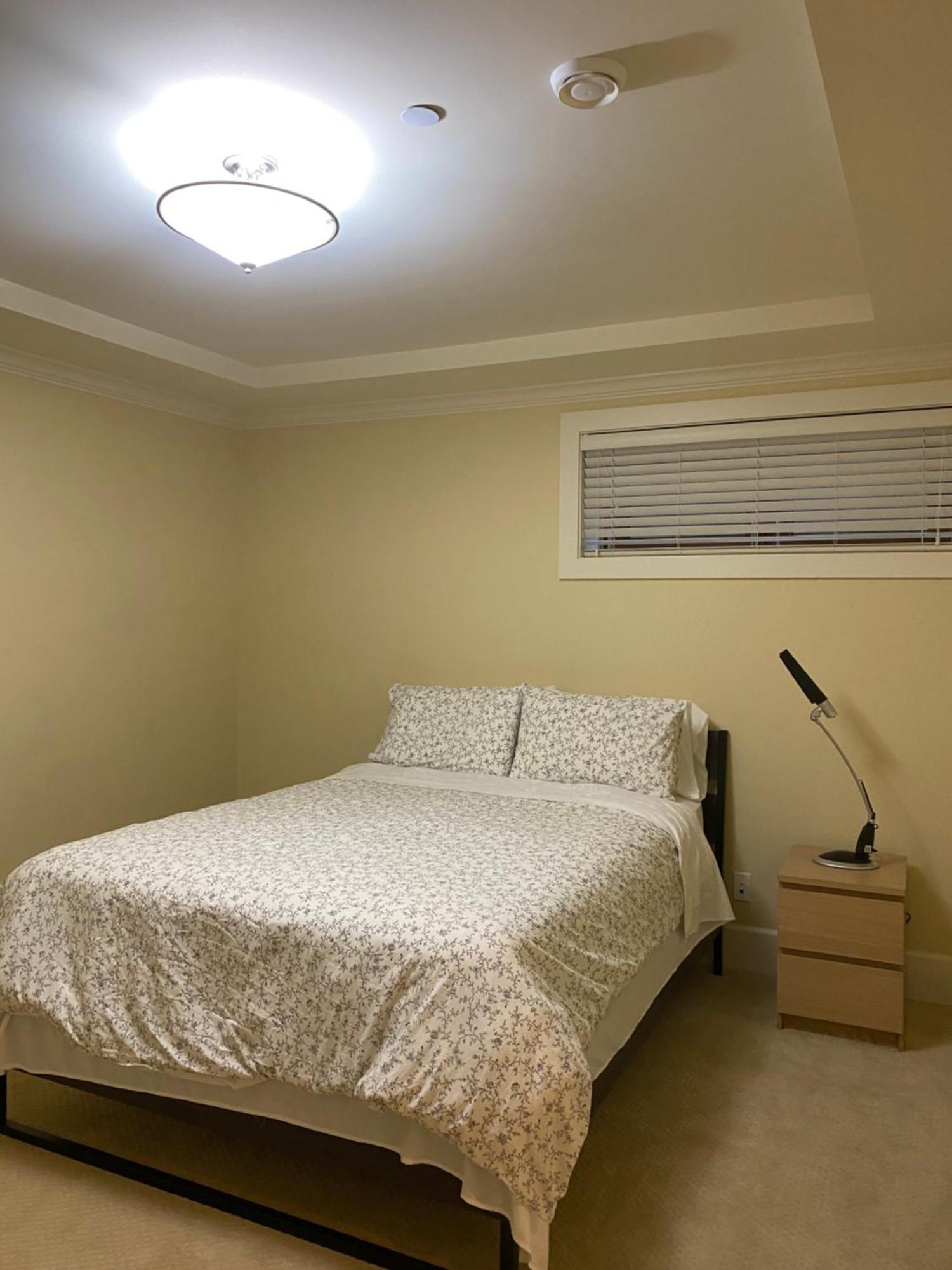 Spacious Modern New Suite แวนคูเวอร์ ภายนอก รูปภาพ