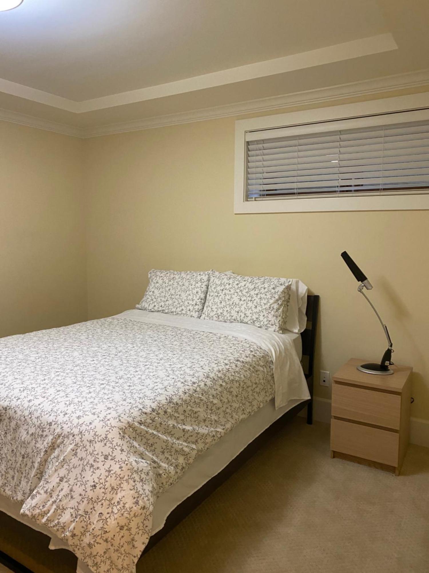 Spacious Modern New Suite แวนคูเวอร์ ภายนอก รูปภาพ